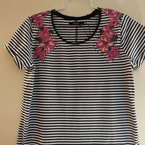 Stripped jersey with floral applique